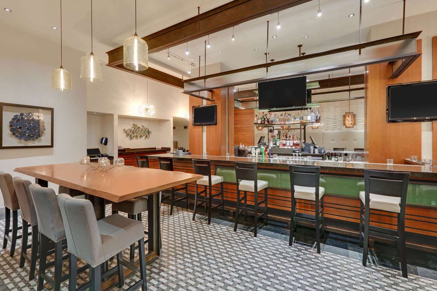 Royal Sonesta Hoyt's Restaurant Interior
